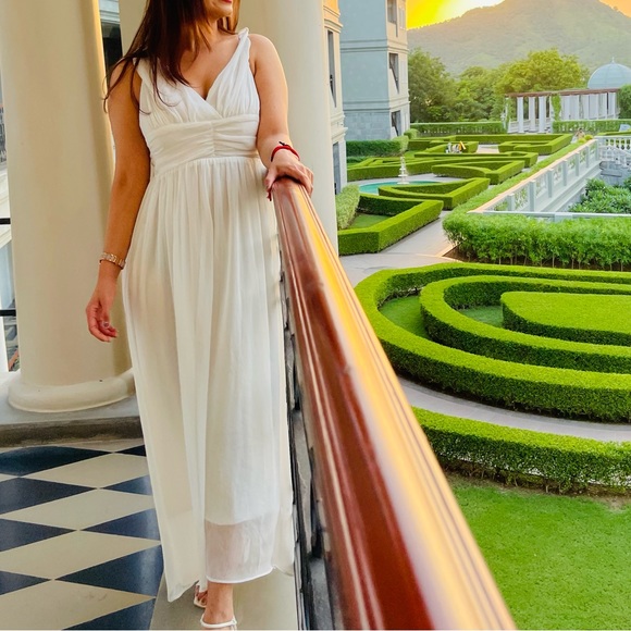 White gathered Strapy  party gown - Picture 8 of 8